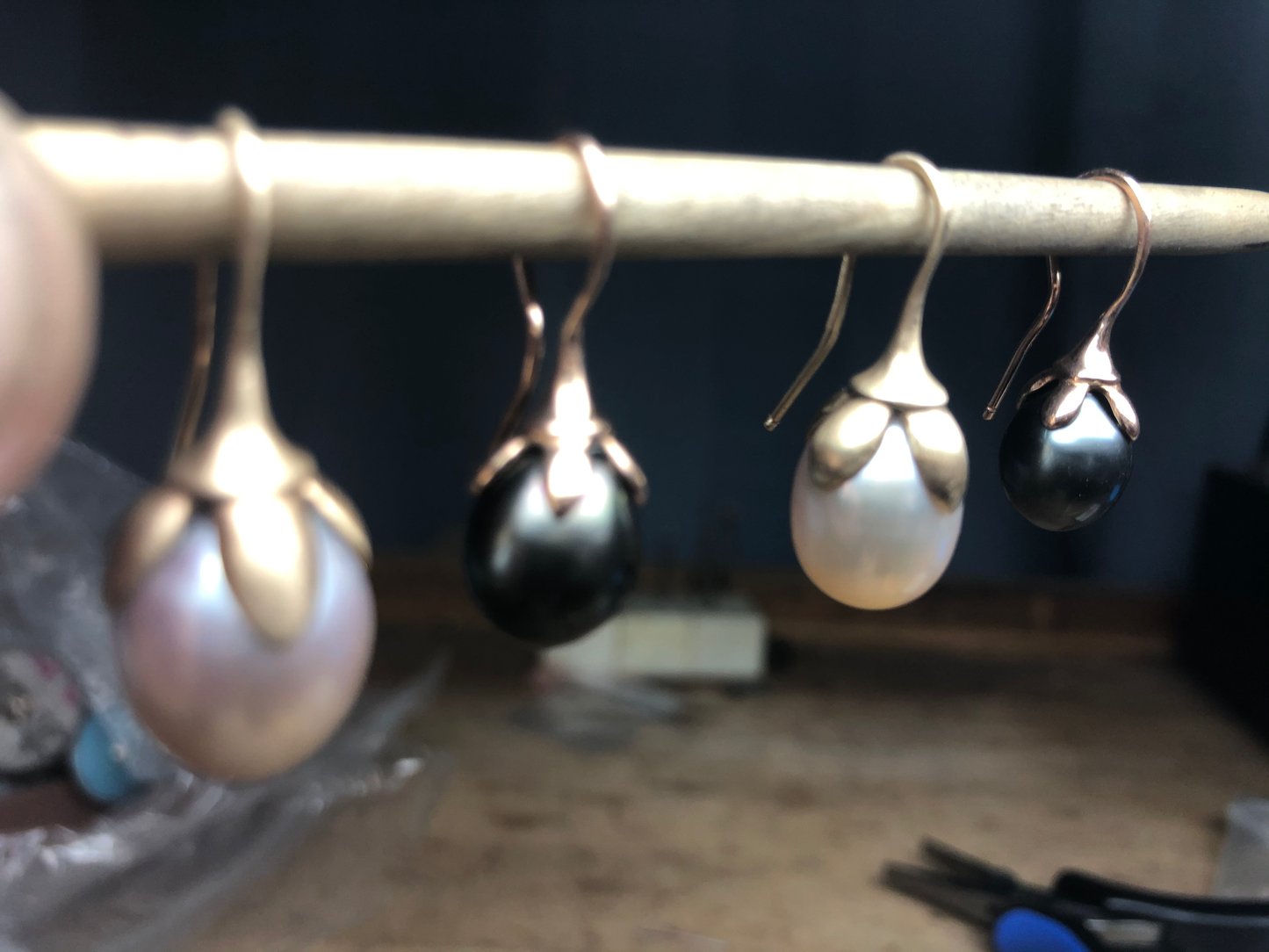 Edison Pearl Gold Earrings